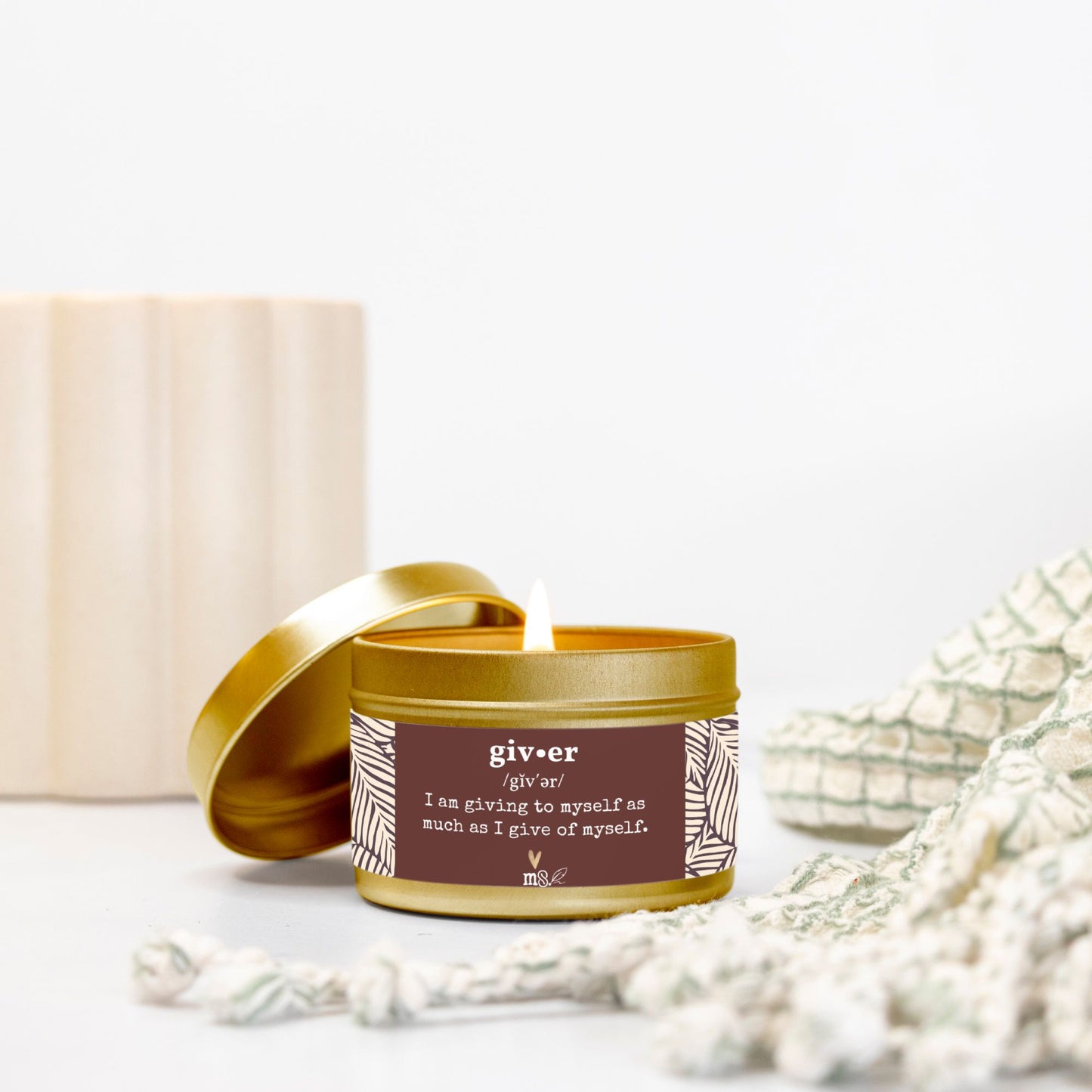 Vela en lata con la definición de Mocha + Hojas | Vela de viaje de 113 g - Sin colorantes | Colección Melanated Musings